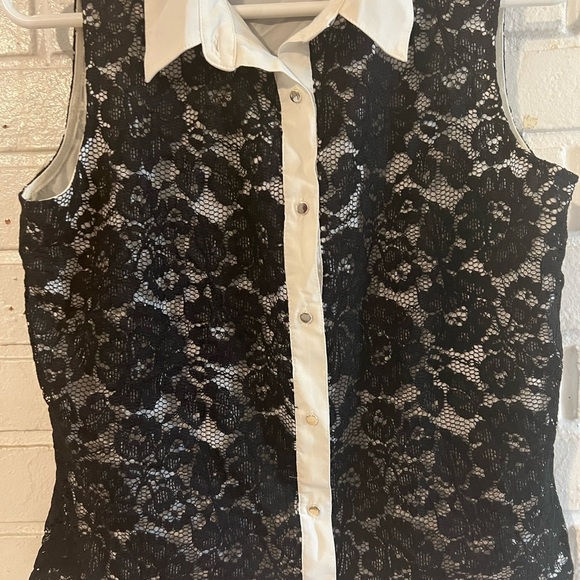 #91 Calvin Klein top - Picture 3 of 5